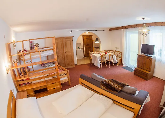 Europa Tirol Guest house 4*